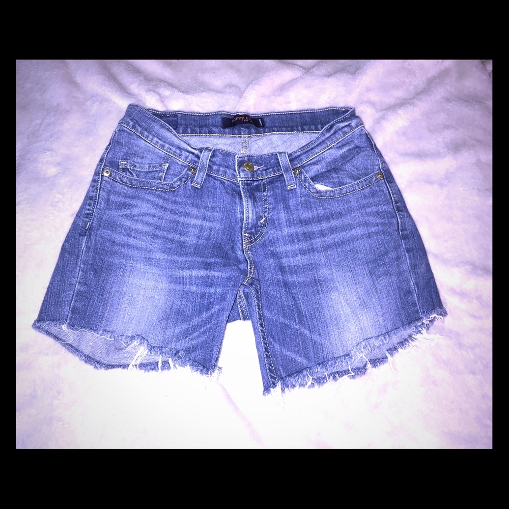 Levi cut off shorts